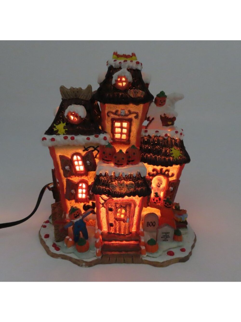 Lemax Sugar N Spice Not So Nice Manor Lighted House 2005 Halloween Spooky WORKS - Picture 2 of 16
